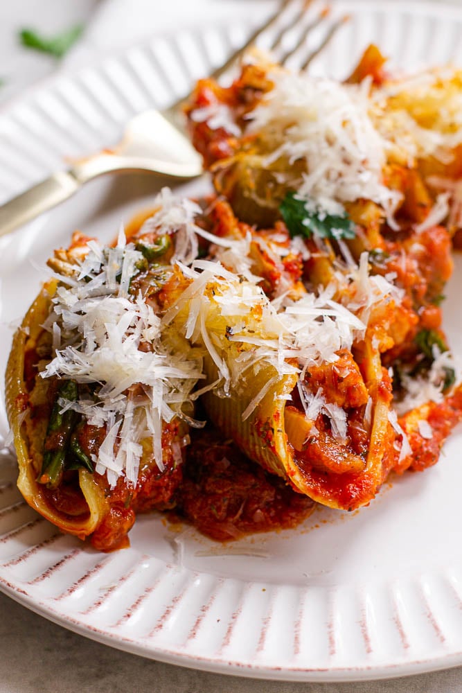 vegan chicken parm stuffed shells