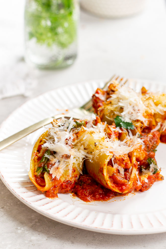 vegan chicken parm stuffed shells