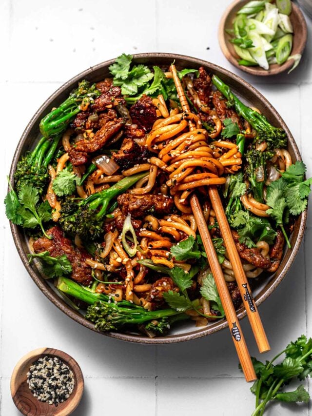 vegan sesame yaki udon noodles with seitan strips.