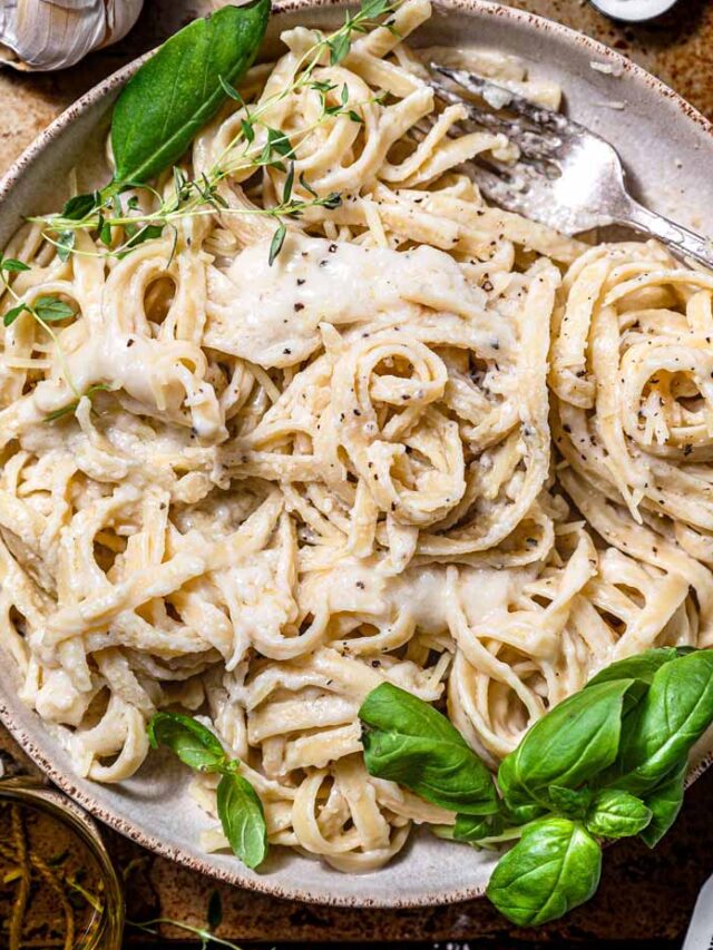Best Ever Vegan Alfredo Sauce (No Cashews!) thank you berry much