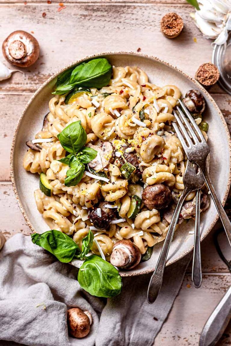 One Pot Creamy Zucchini Mushroom Pasta