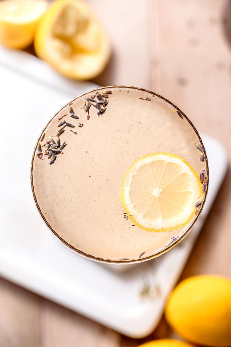 Lavender Gin Cocktail (Tom Collins)