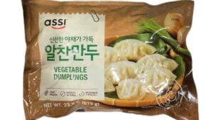 an image of the vegetable tofu soup dumpling package used in this recipe.