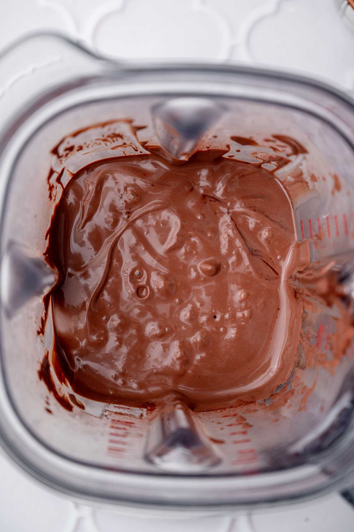 The mousse blended until smooth in a blender before chilling.